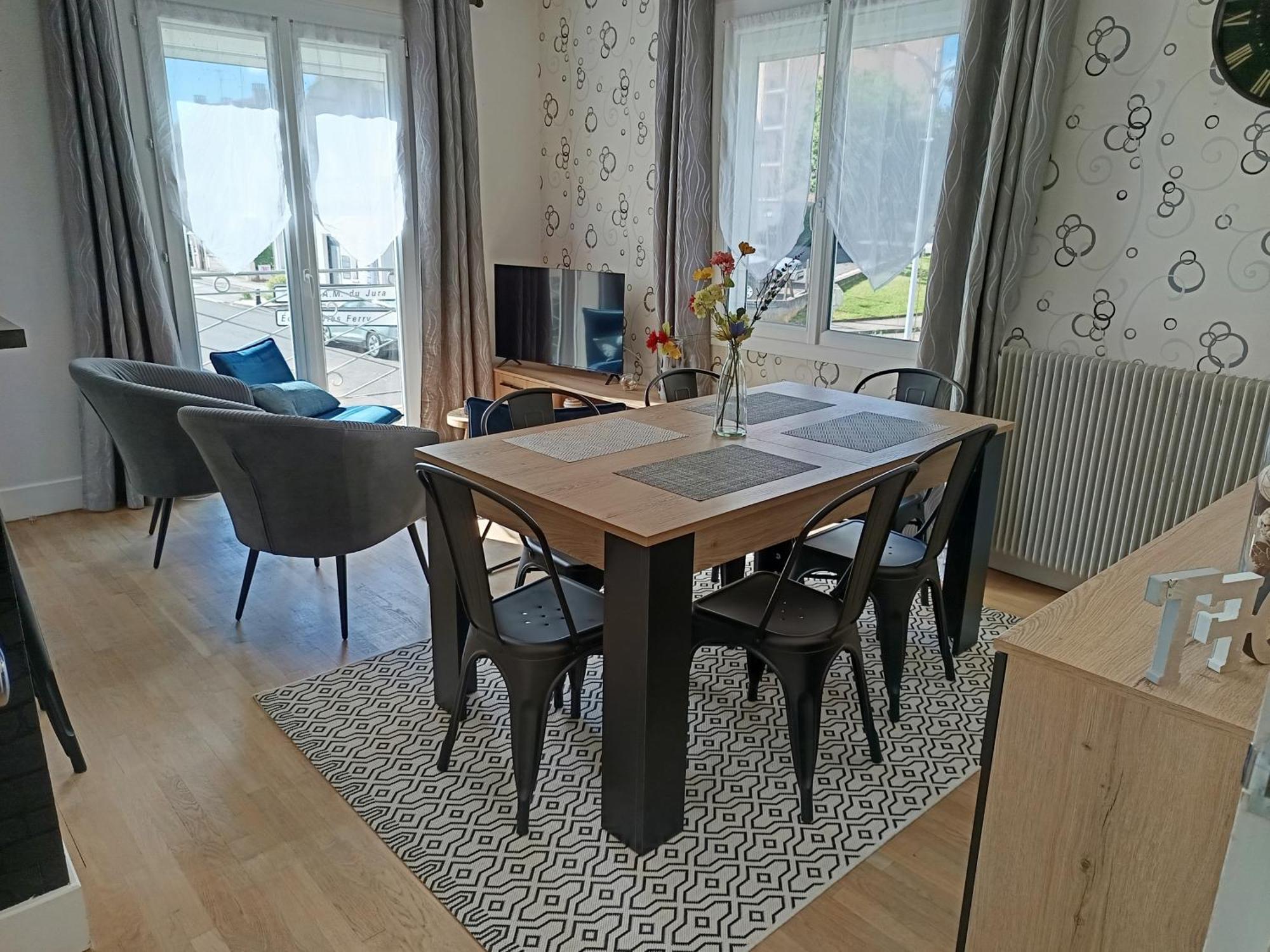Maison De Ville 70M² Champagnole Zewnętrze zdjęcie